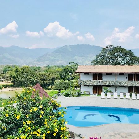 Hosteria Tierra Dorada Yantzaza Esterno foto
