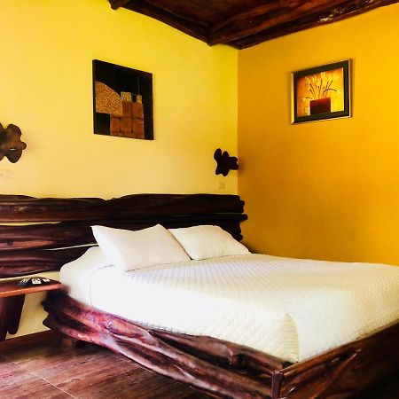Hosteria Tierra Dorada Yantzaza Esterno foto