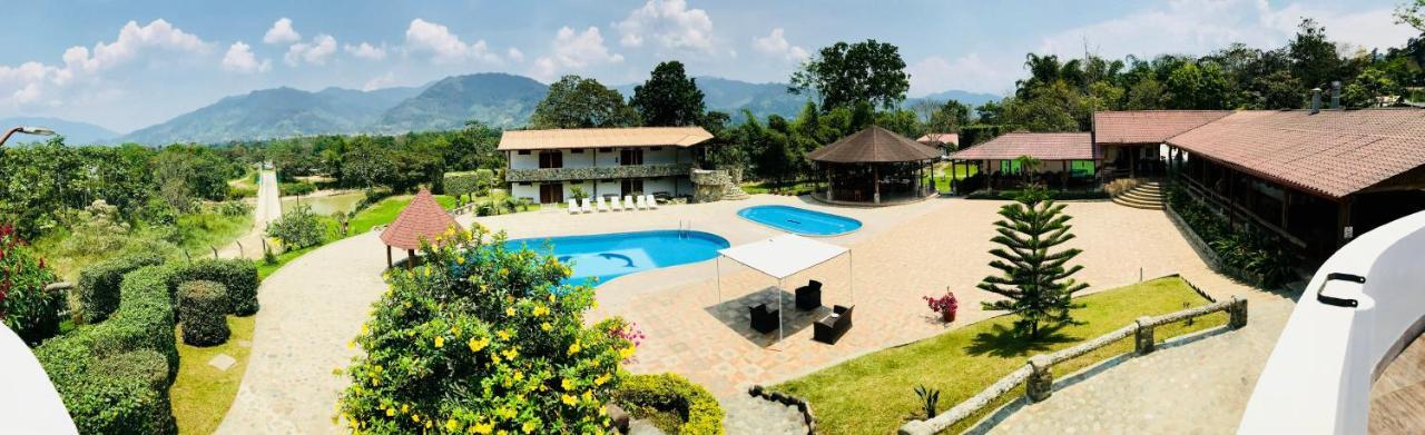 Hosteria Tierra Dorada Yantzaza Esterno foto