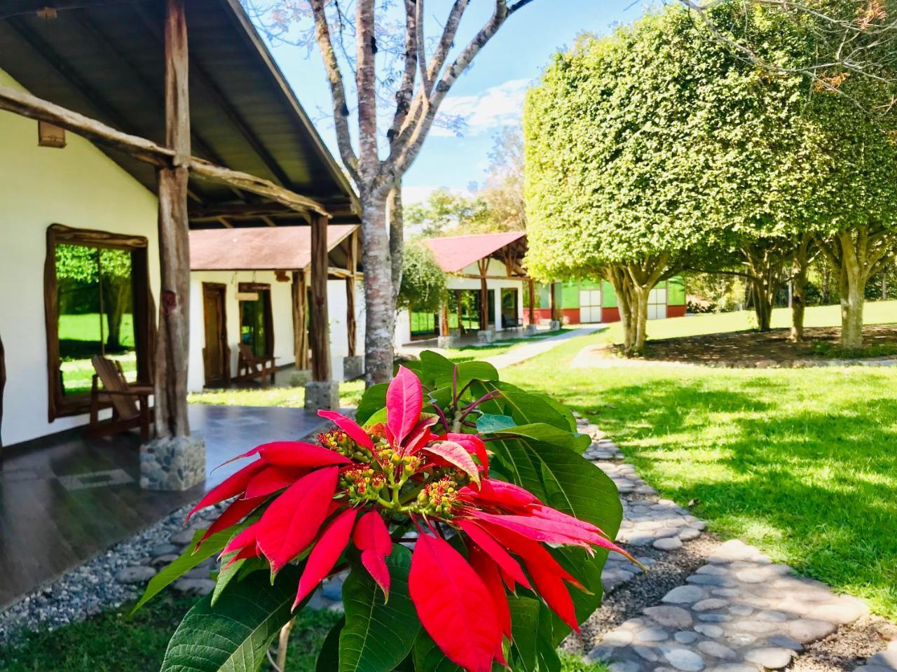 Hosteria Tierra Dorada Yantzaza Esterno foto