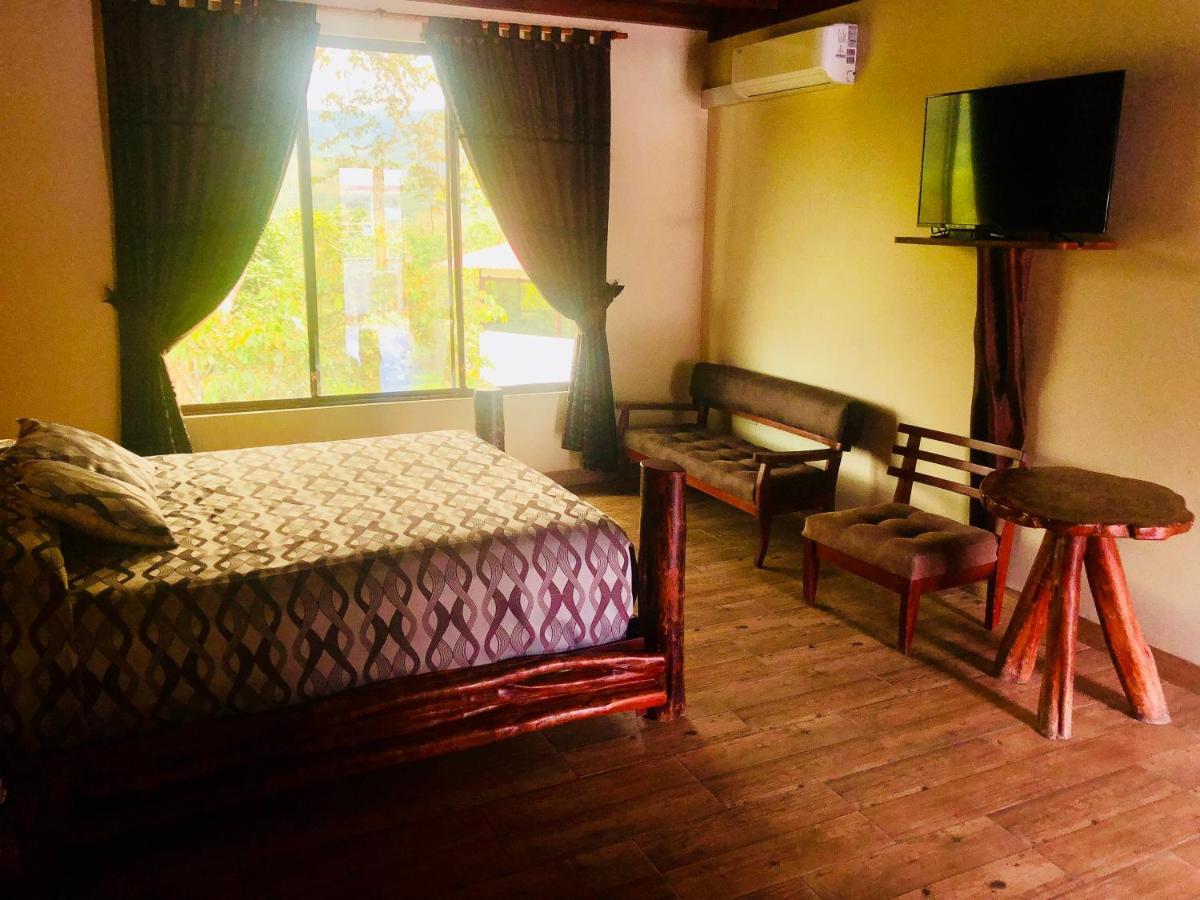 Hosteria Tierra Dorada Yantzaza Esterno foto